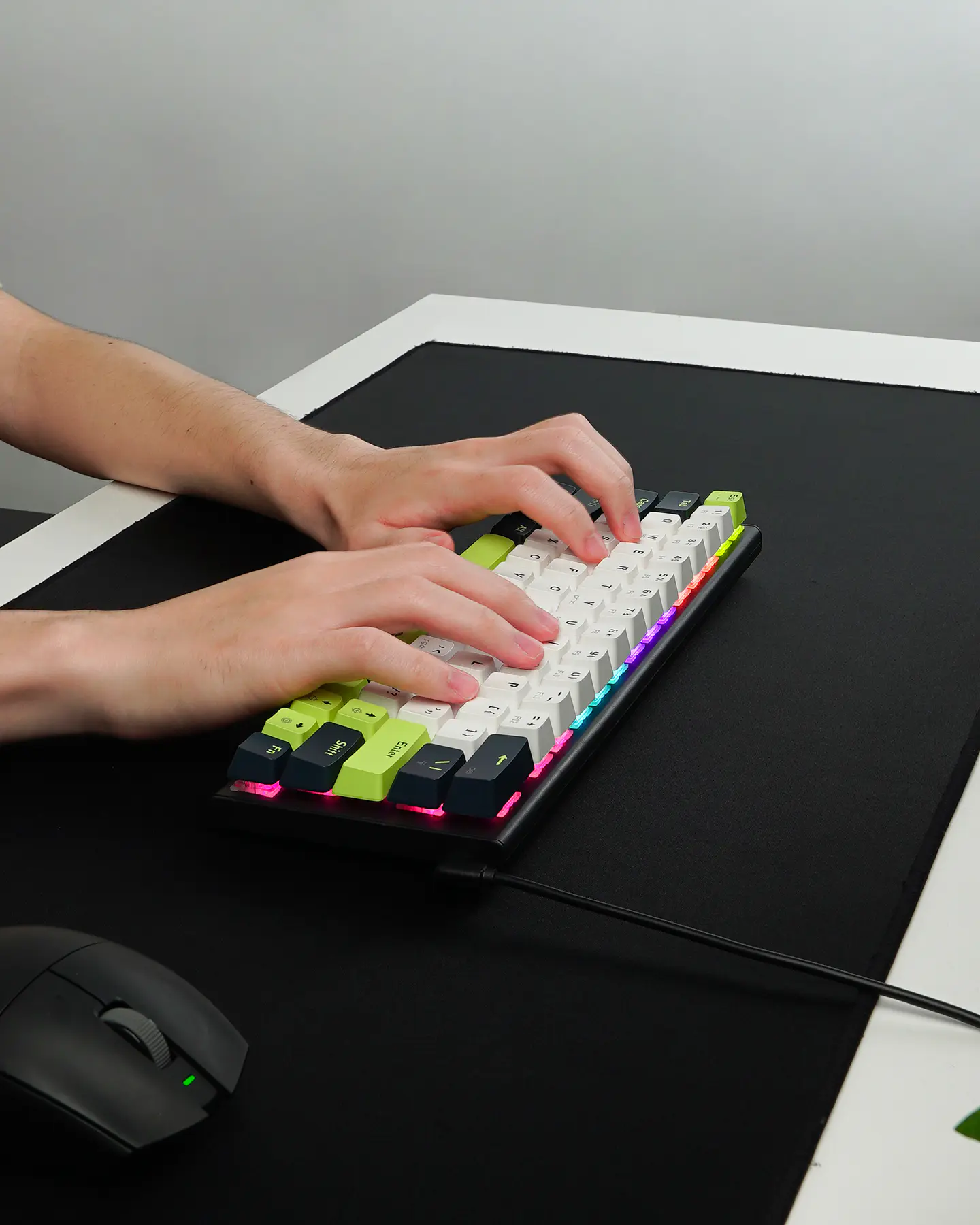MK874V2 ATOM63 Mori White Teclado Mecánico 60% Hot-Swappable Layout USA 8