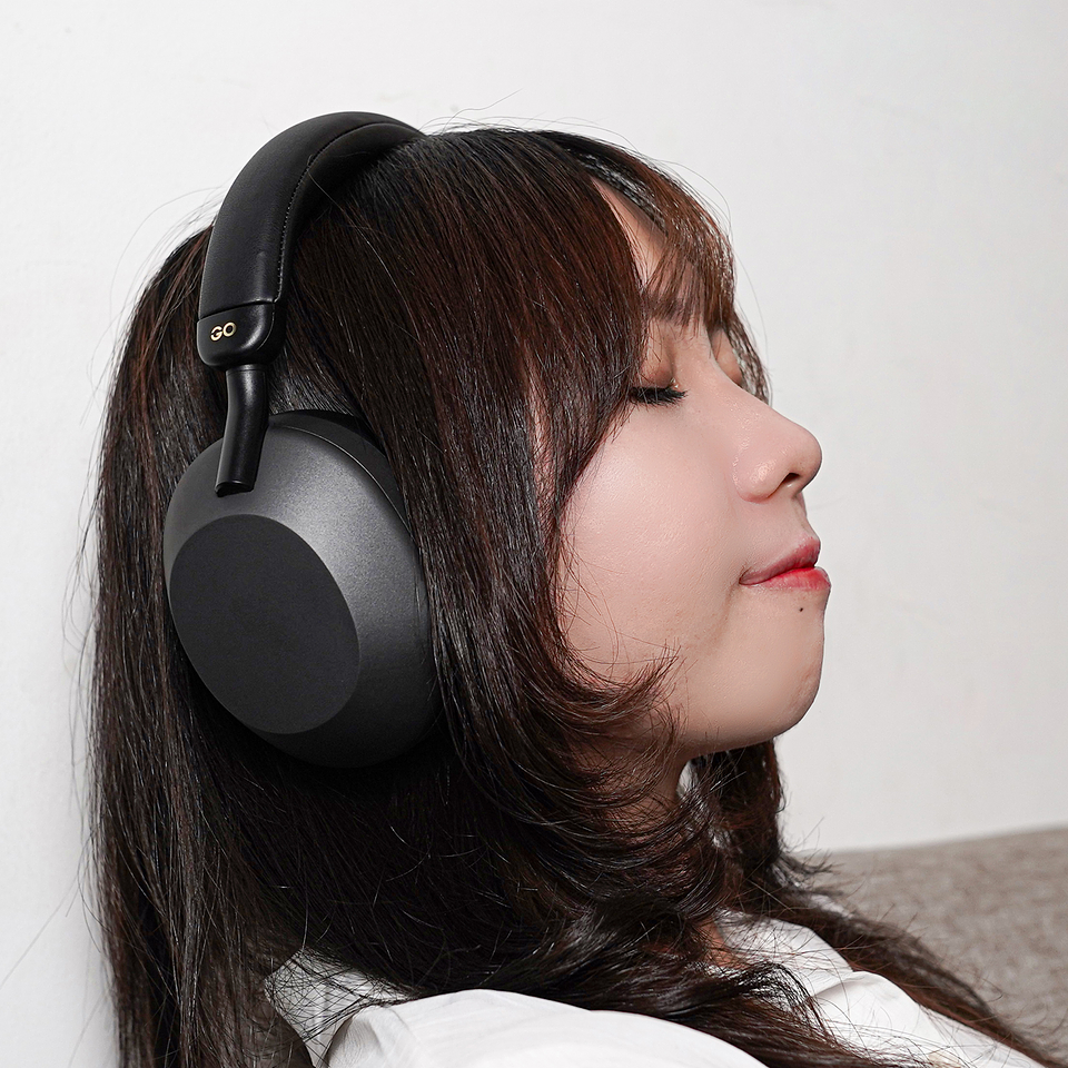 WH06 GO TUNE Beige Audífonos Inalámbricos 5