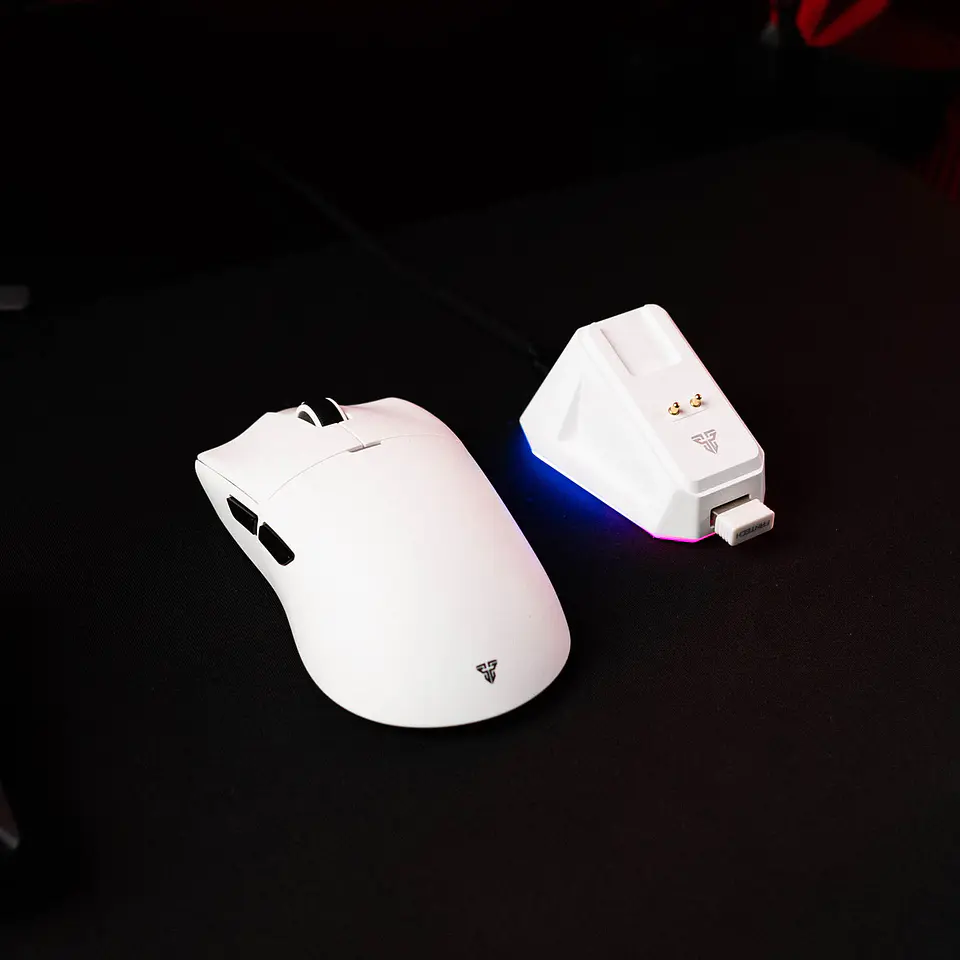 WG13 TANTO White Pro Gaming Mouse Inalámbrico 26.000 DPI con dock de carga RGB 12