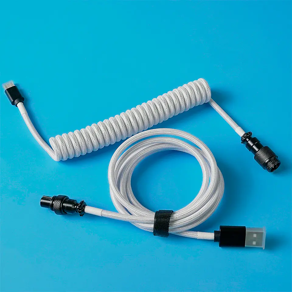 AC701 White Cable Rizado USB C a USB A 15