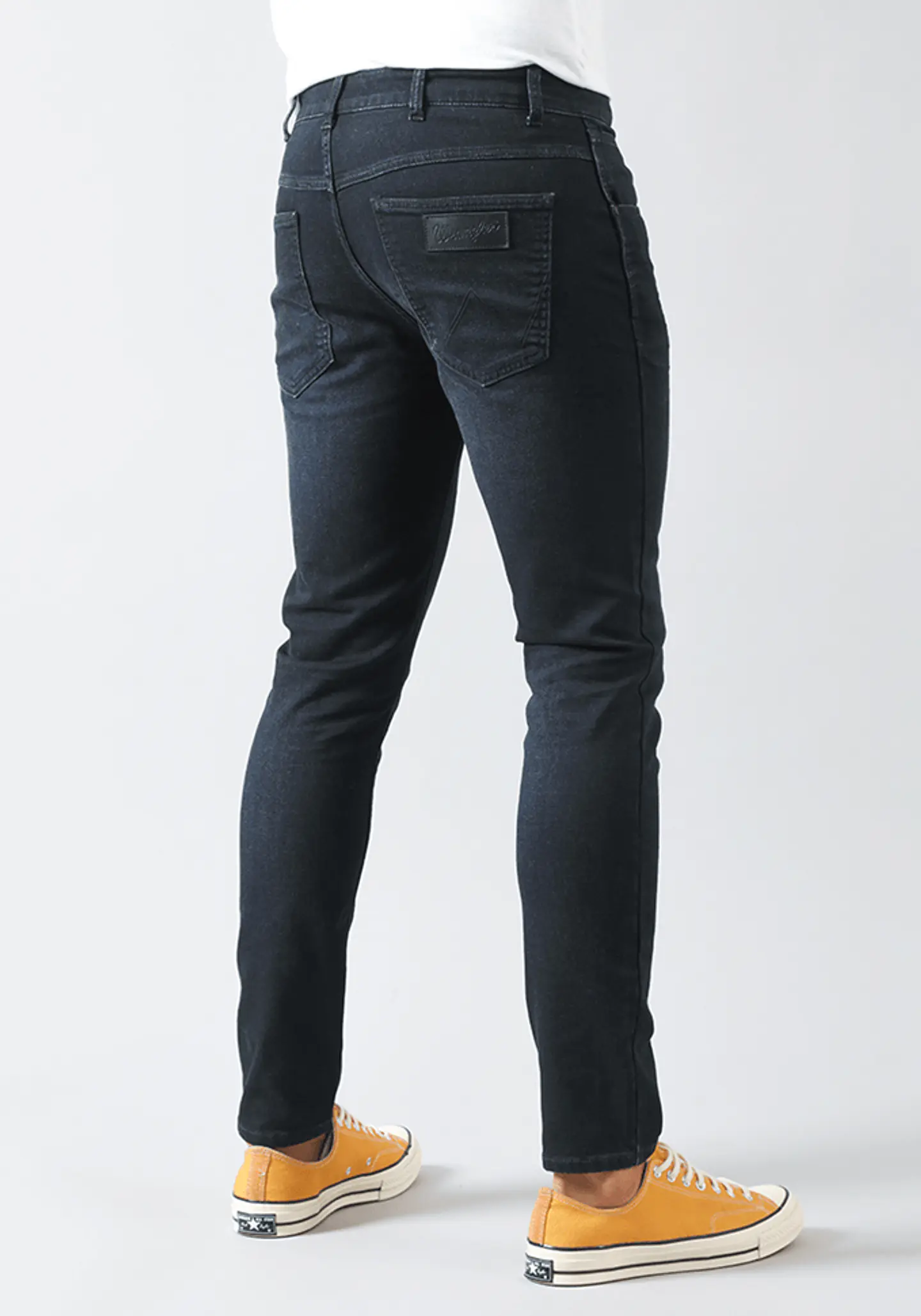 Jeans Hombre Negro Wrangler 140130 2