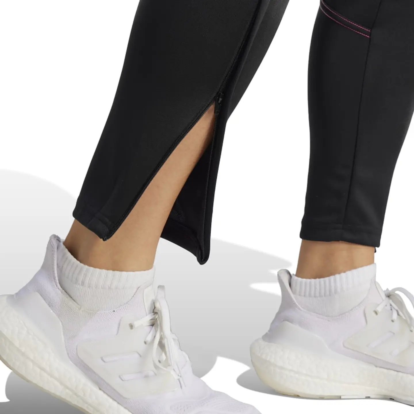 Pantalón de Buzo Mujer Negro Adidas Il7117 4