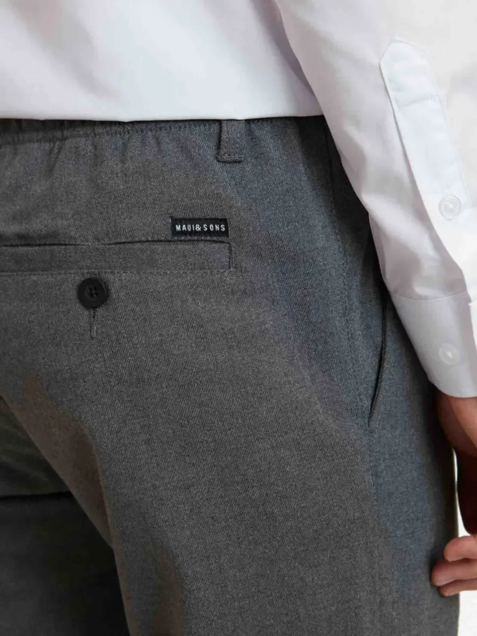 Pantalón Escolar Juvenil Gris Maui 5E107-MC20 3