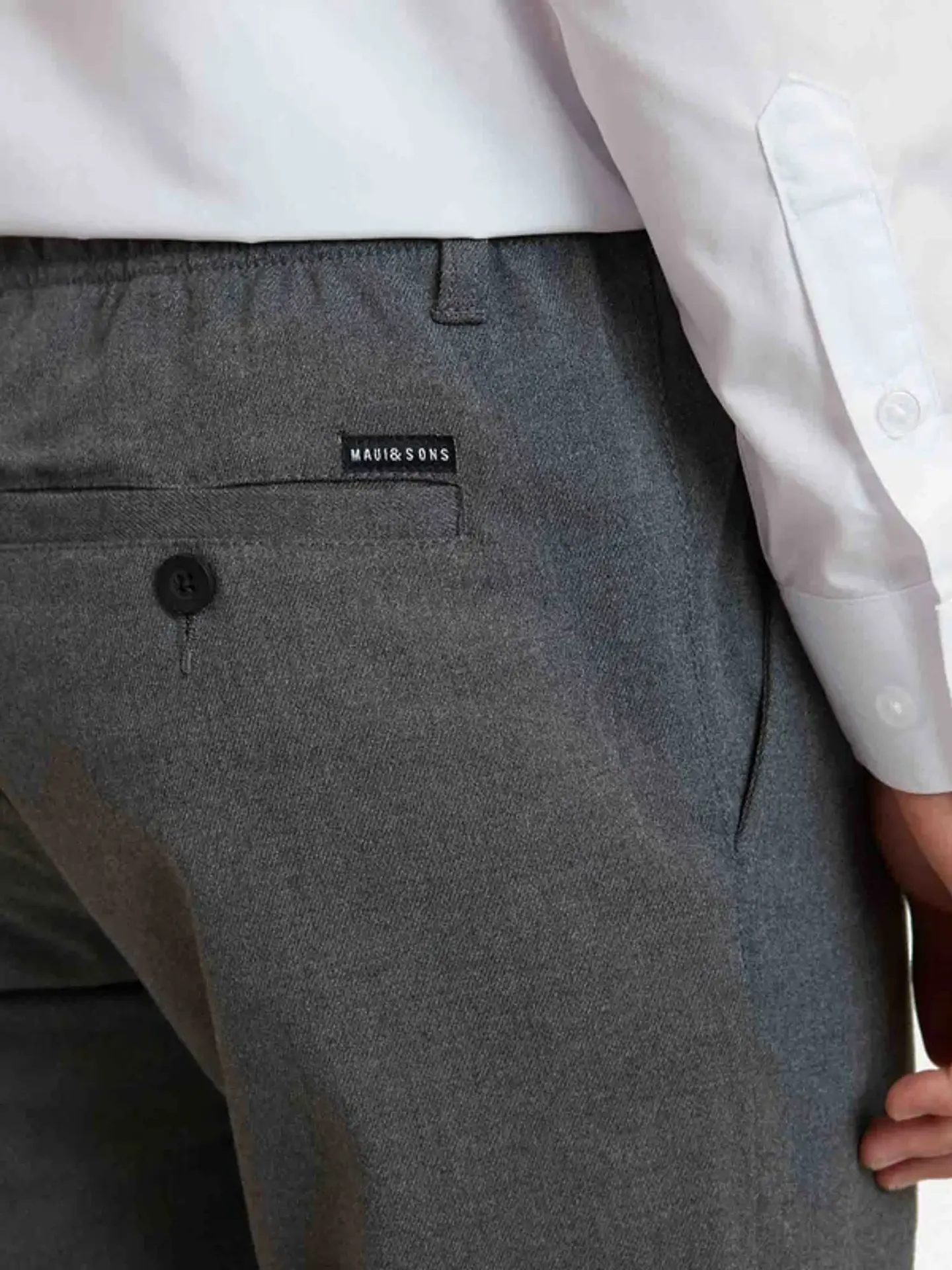 Pantalón Escolar Juvenil Gris Maui 5E107-MC20 3