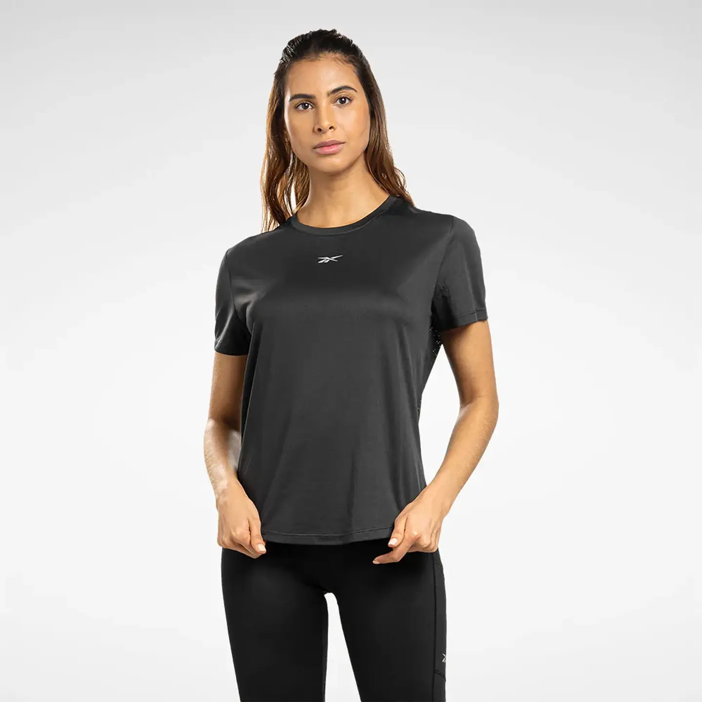 Polera Mujer Negra Reebok 100034918            1