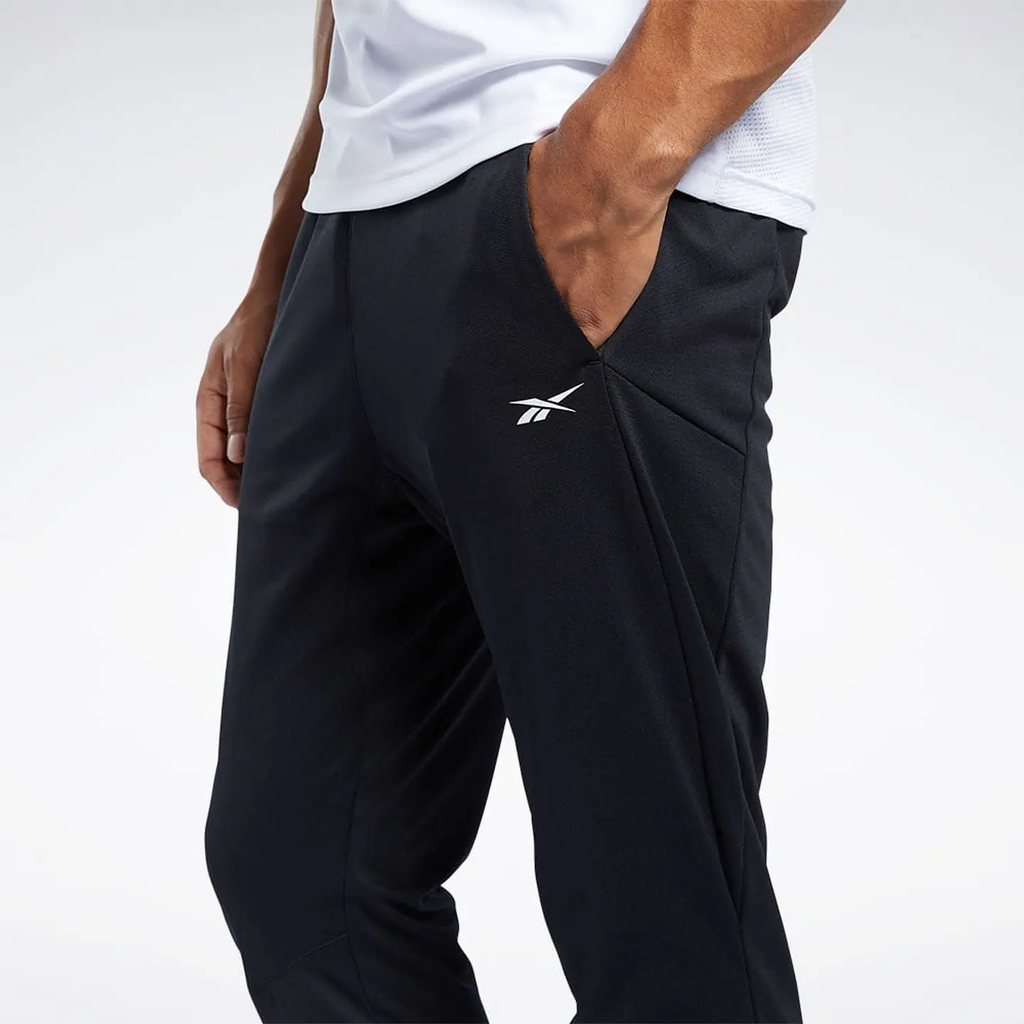 Pantalón de Buzo Hombre Negro Reebok 100038336 2