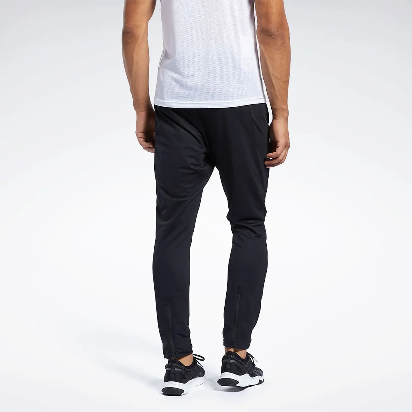 Pantalón de Buzo Hombre Negro Reebok 100038336 3