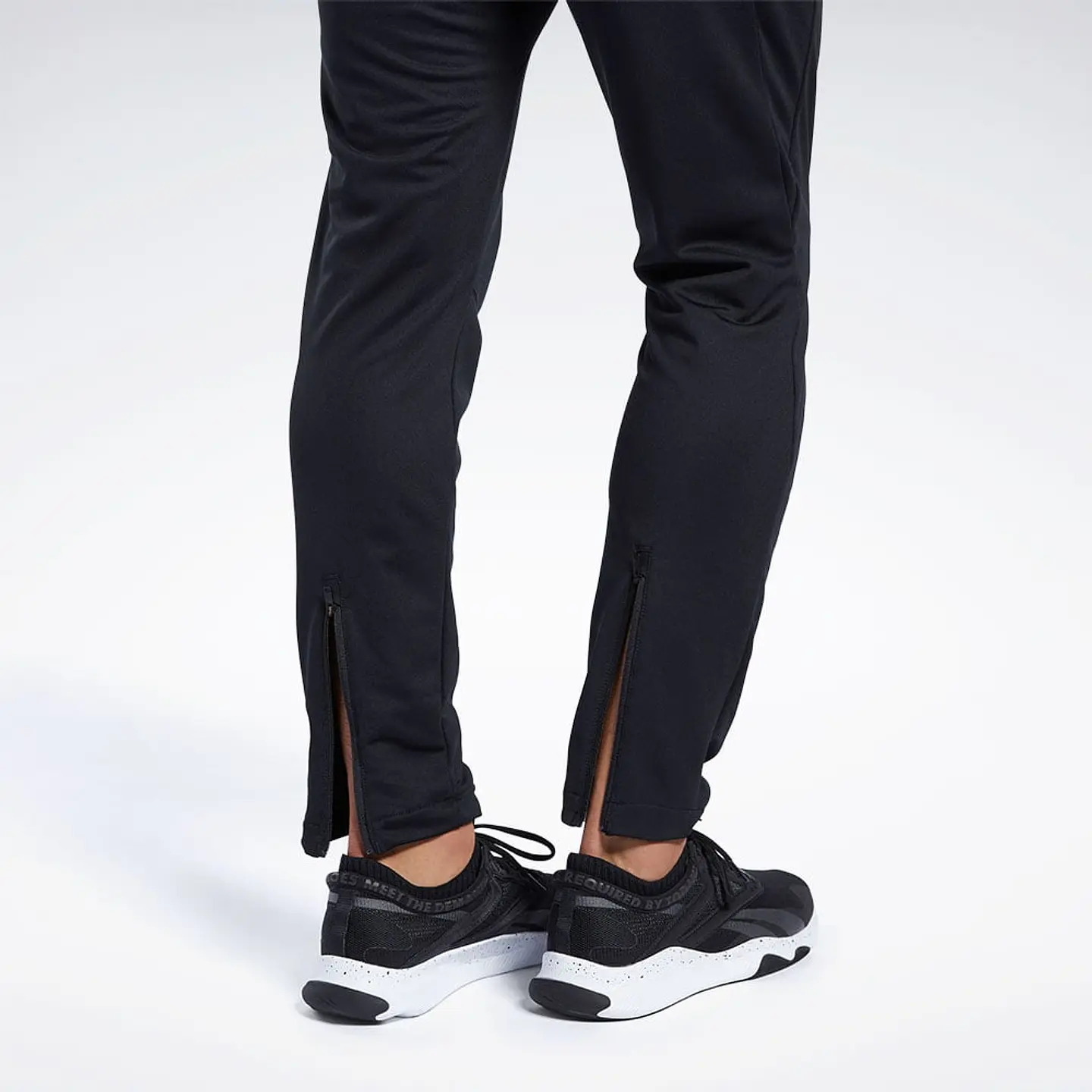 Pantalón de Buzo Hombre Negro Reebok 100038336 4