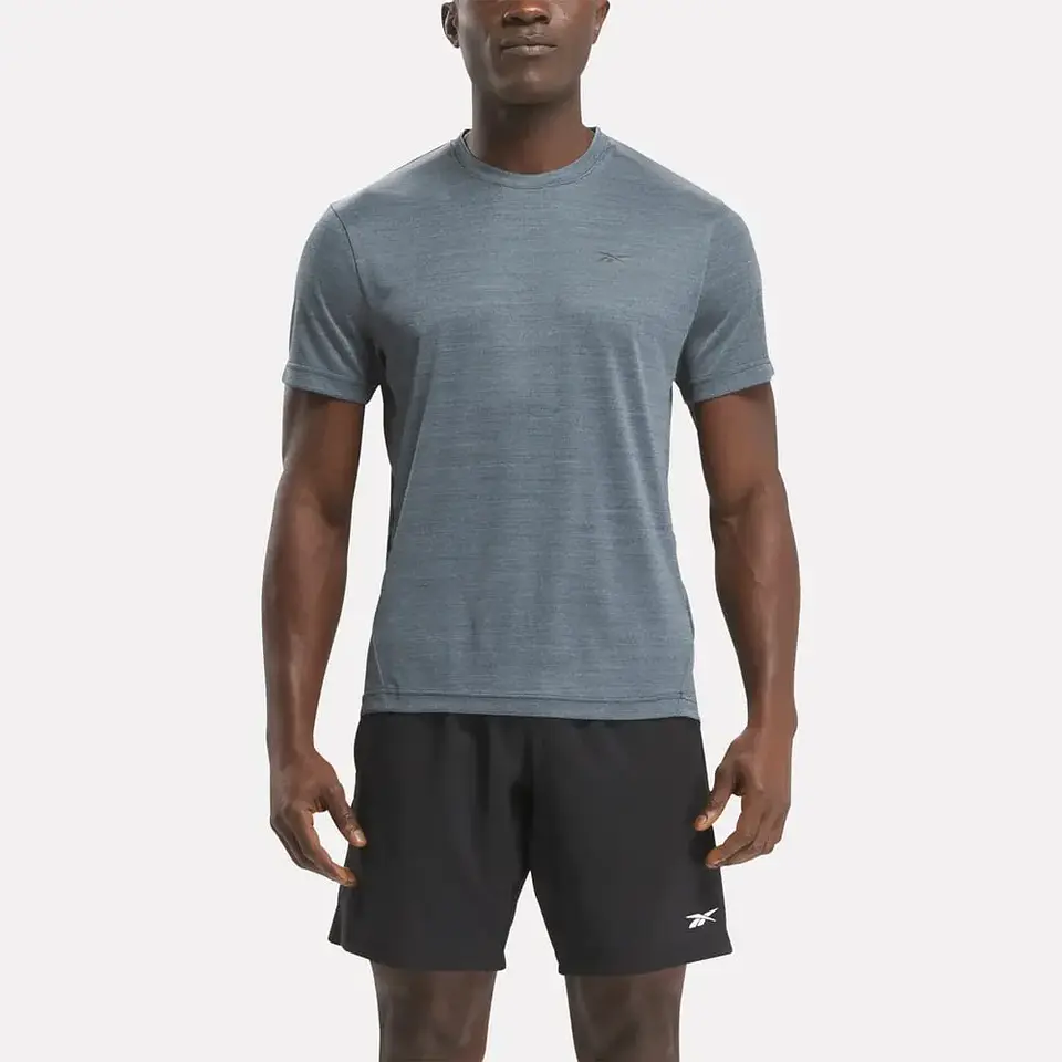 Polera Hombre Gris Reebok 100075792 1