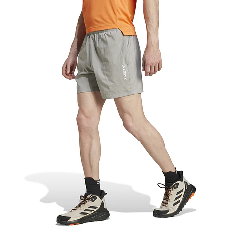 Short Hombre Gris Adidas IW6618