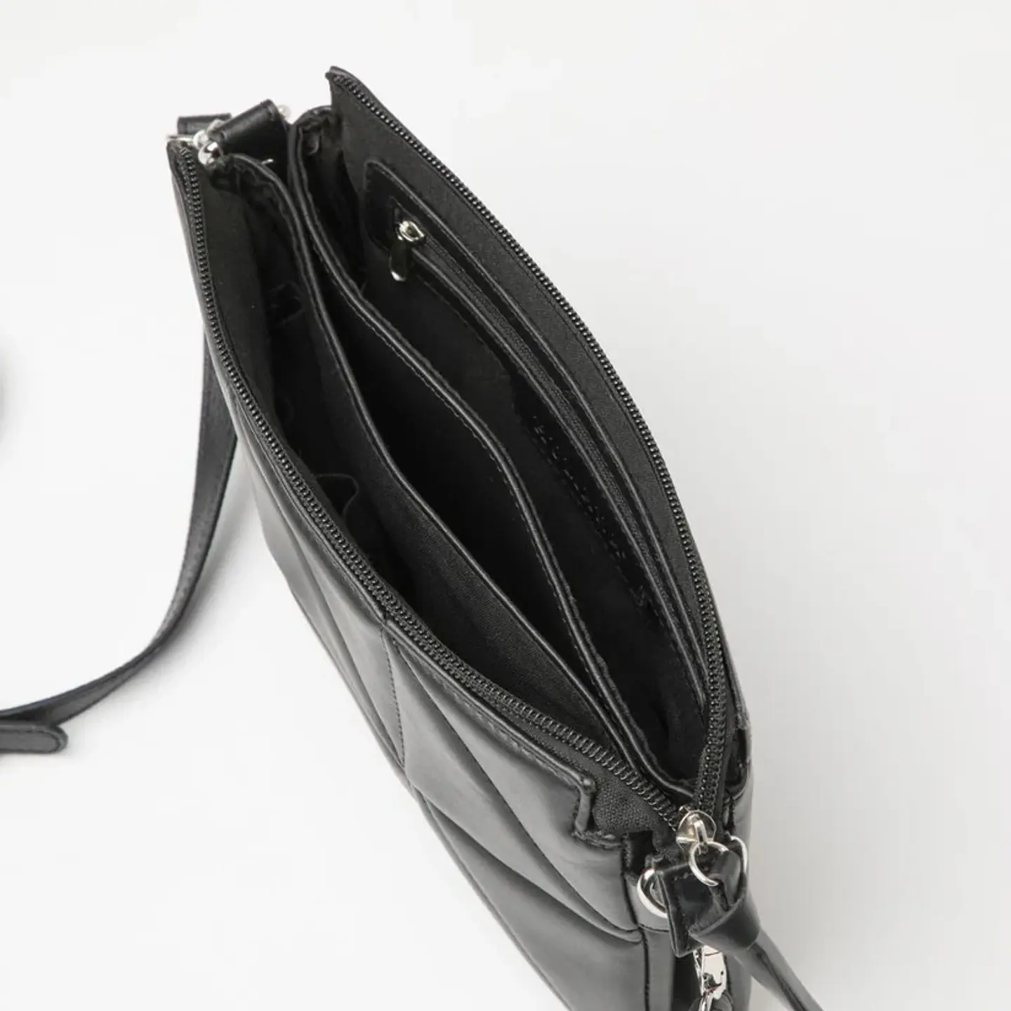 Cartera Negra Humana 3307510200010 4