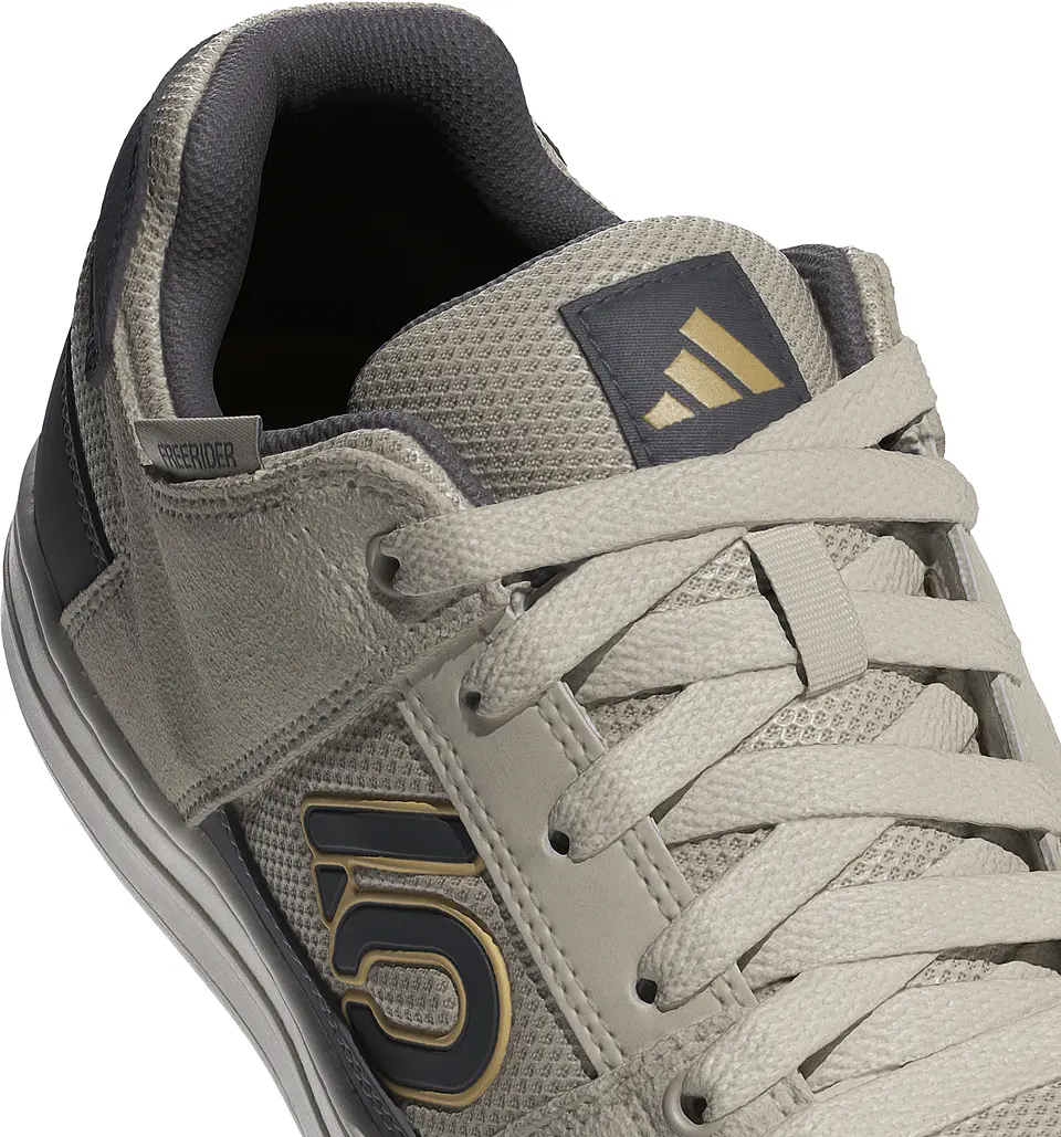 Zapatilla Hombre Beige Adidas ID7489 4