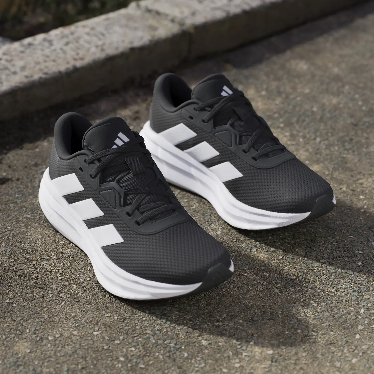 Zapatilla Mujer Negra Adidas ID8765 10