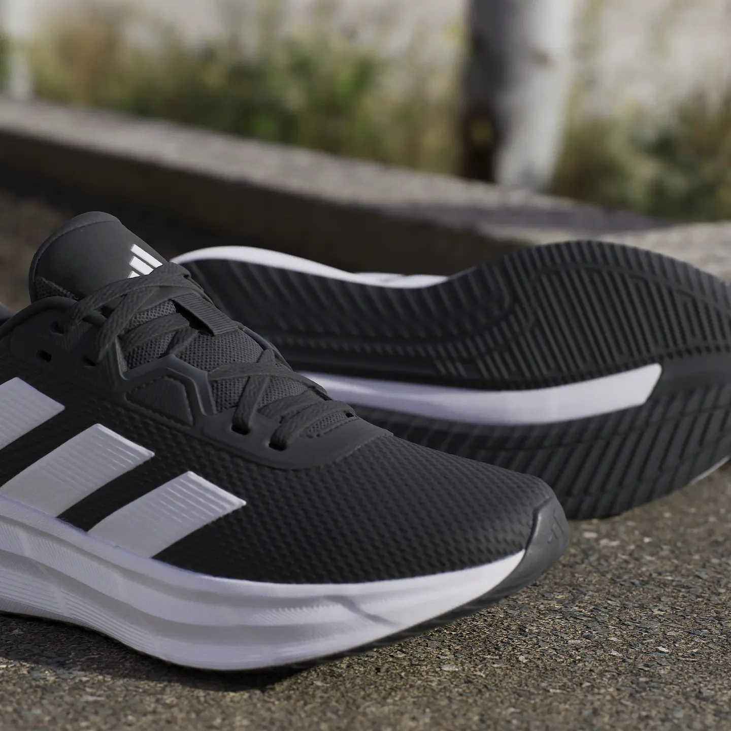 Zapatilla Mujer Negra Adidas ID8765 11