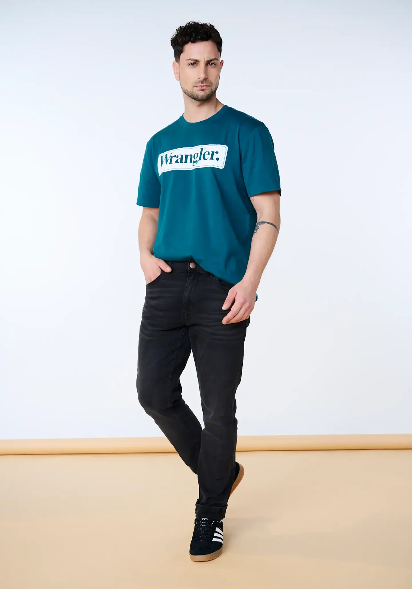 Jeans Hombre Negro Wrangler 143608 1