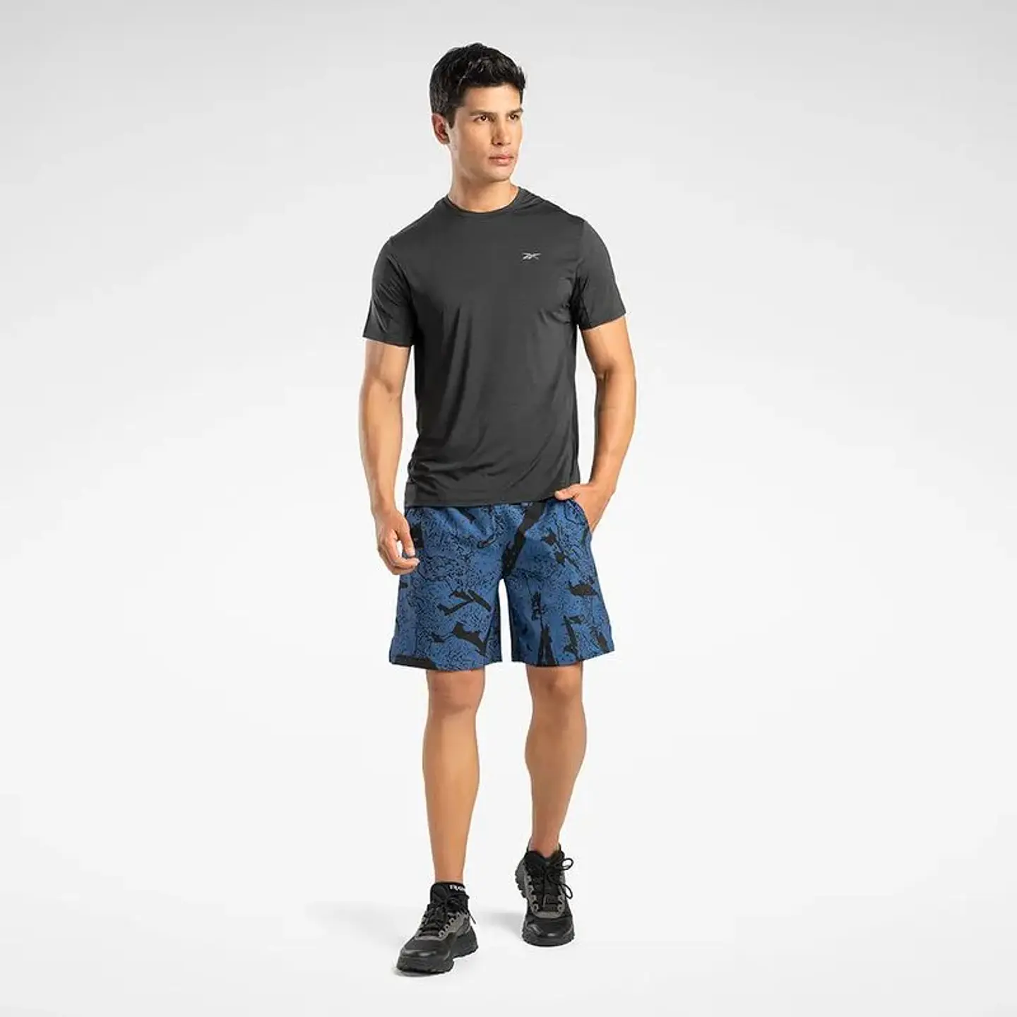 Polera Negra Hombre Reebok 100075786 1