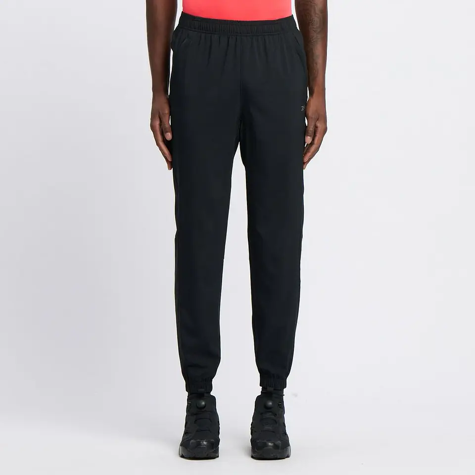 Pantalon de Buzo Negro Hombre Reebok 100215549 1