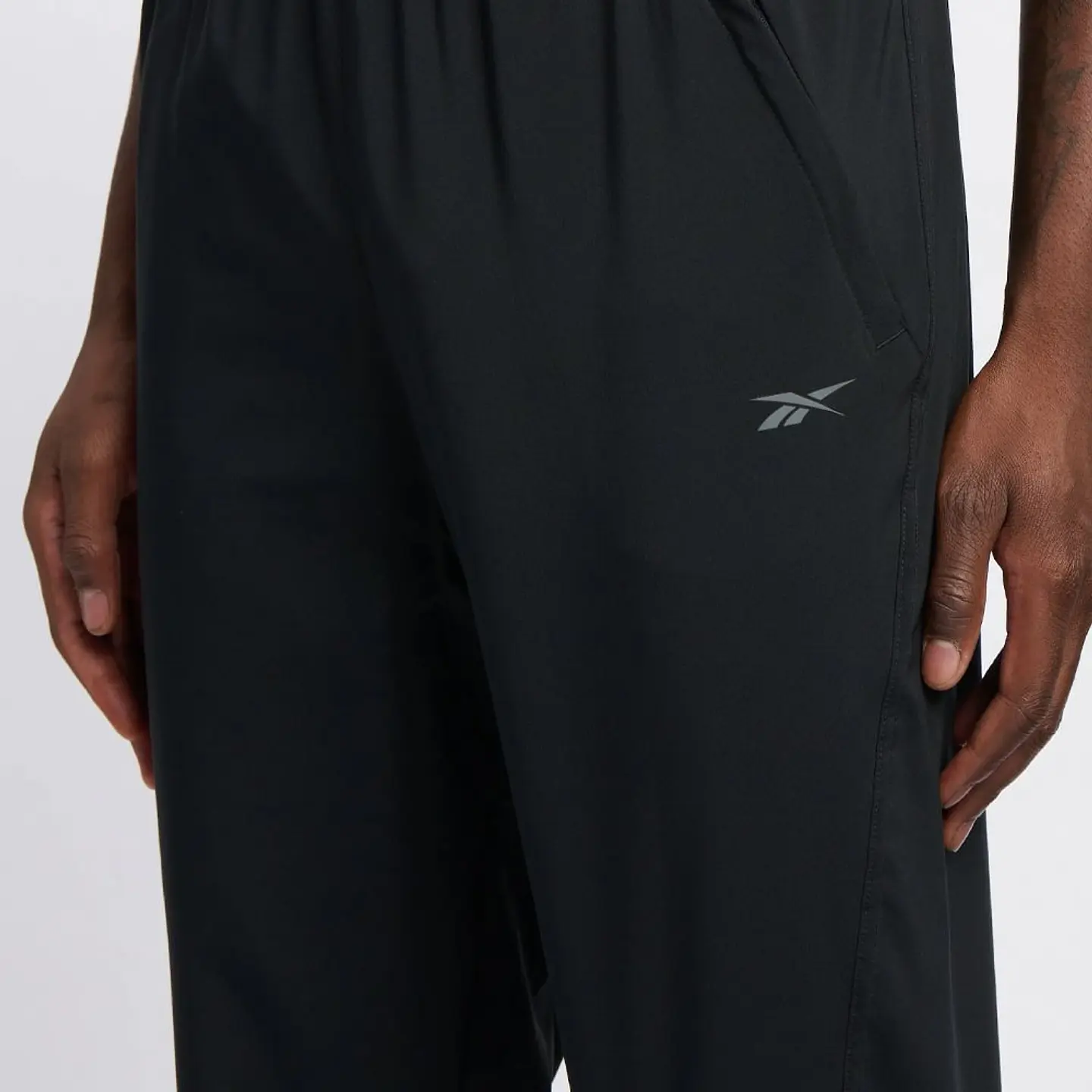 Pantalon de Buzo Negro Hombre Reebok 100215549 4