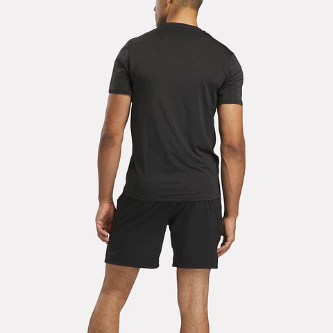 Polera Negra Hombre Reebok 100075786
