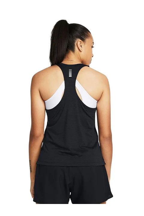 Polera Negra Mujer Under Armour 1382436-001
