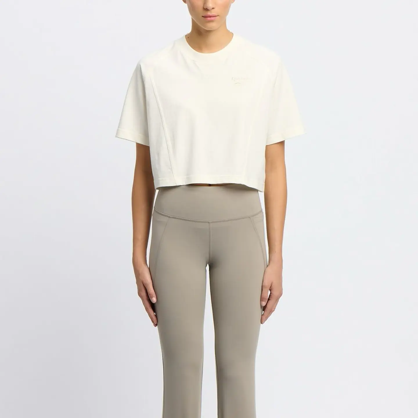 Polera Crema Mujer Reebok 100214091 1