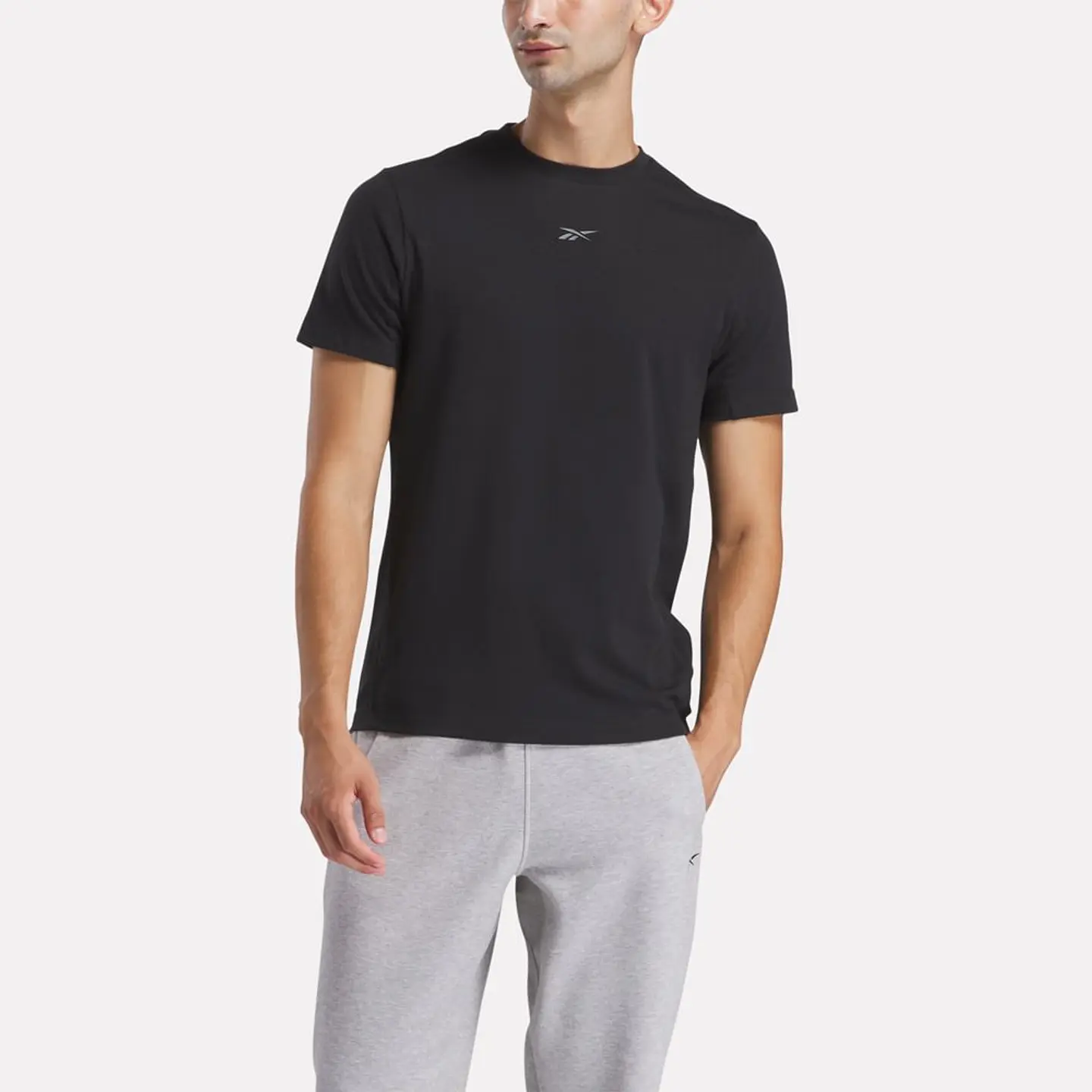 Polera Negra Hombre Reebok 100215058 1