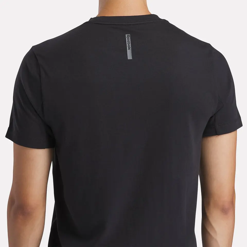 Polera Negra Hombre Reebok 100215058 4