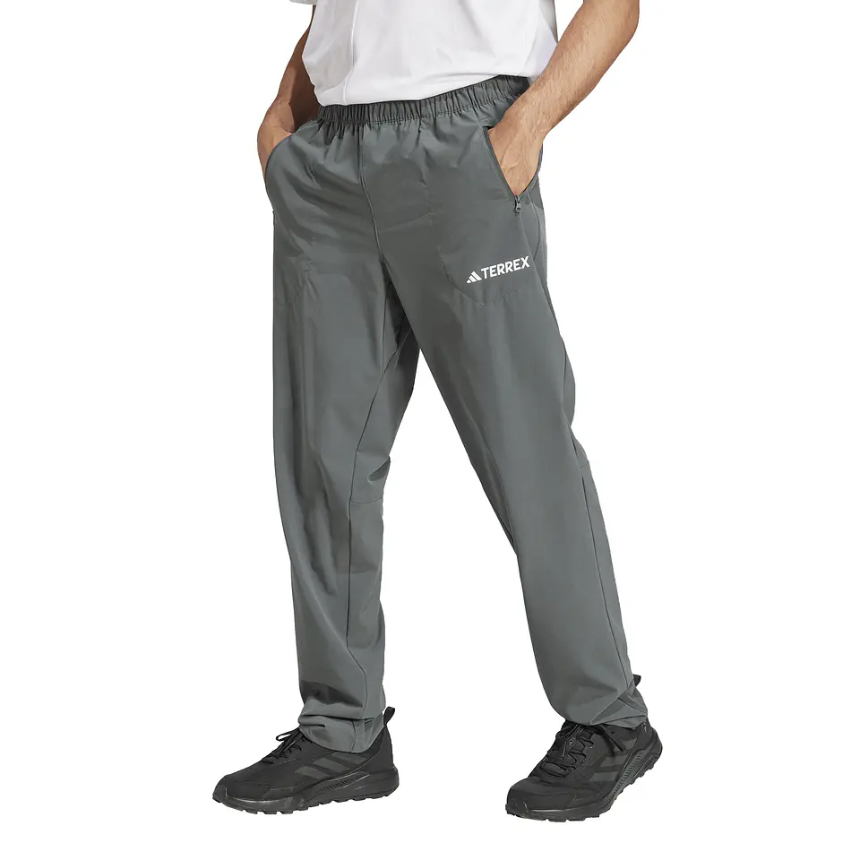 Pantalon de Buzo Verde Hombre Adidas JP0814 1
