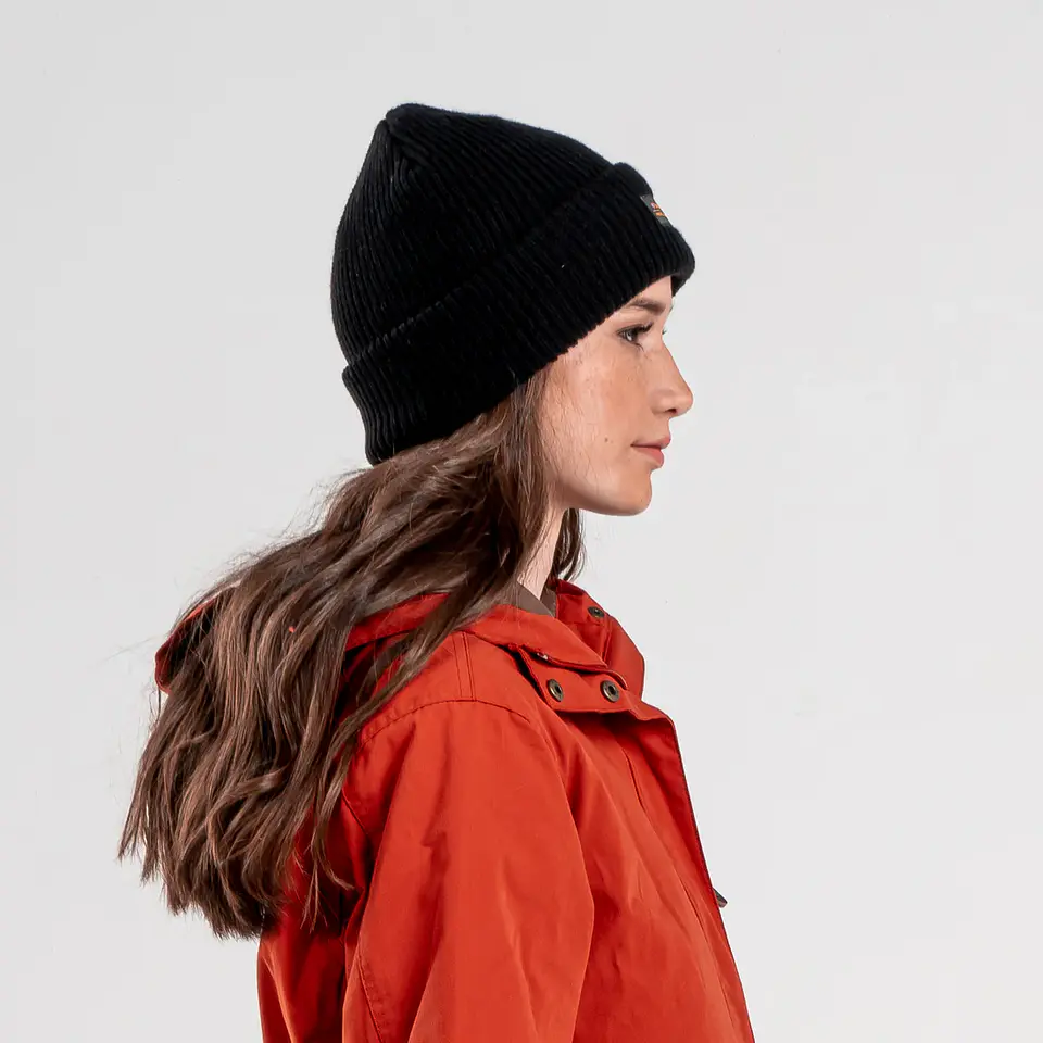 Gorro de Lana Negro Hombre Kilimanjaro LOWA 2