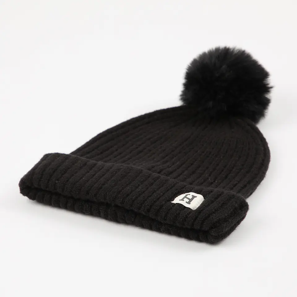 Gorro de Lana Negro Unisex Humana 3733520200045 2