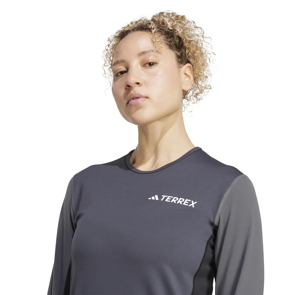 Polera Gris Mujer Adidas JC8200 5
