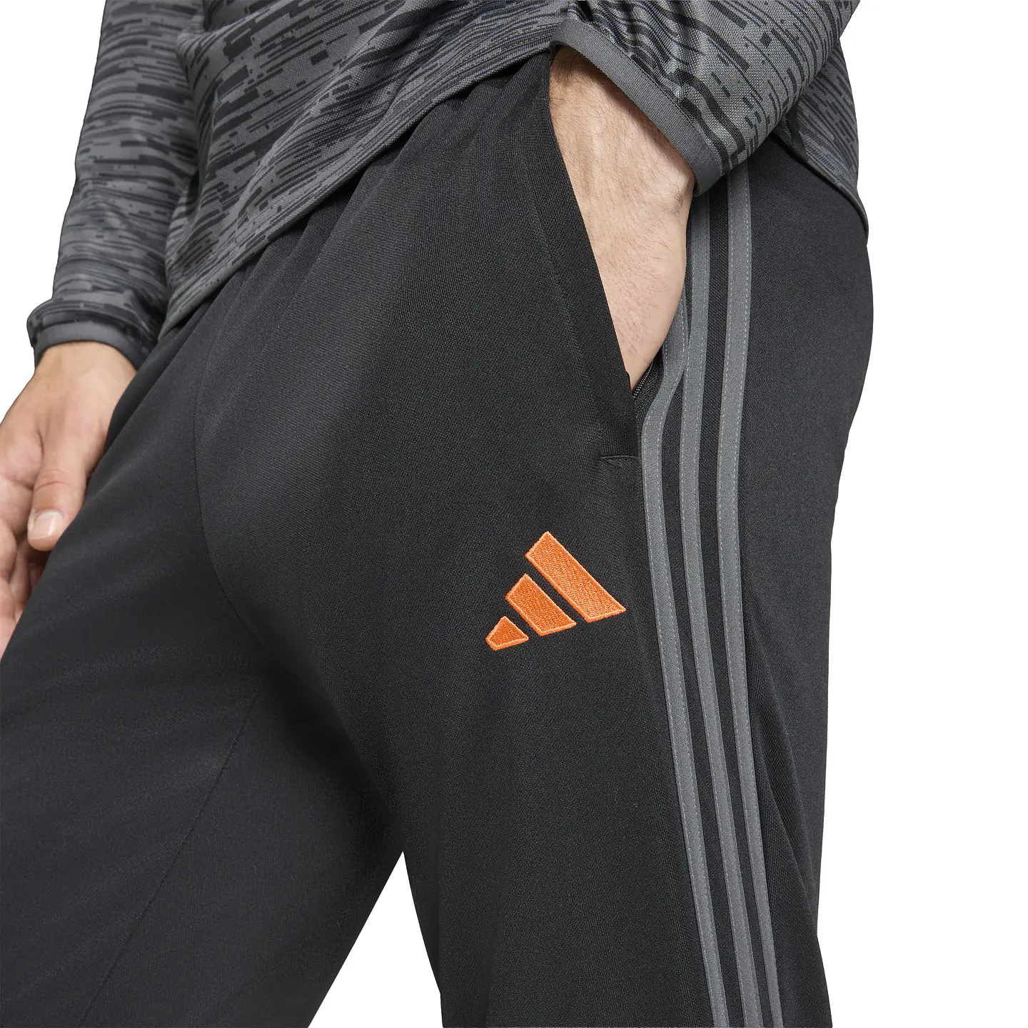 Pantalon de Buzo Negro Hombre Adidas JZ9407 4