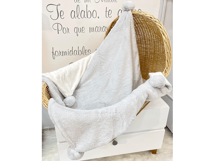 Mantas Pompones 2023 1