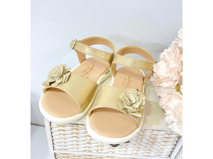 Sandalia Dorada 2024 1