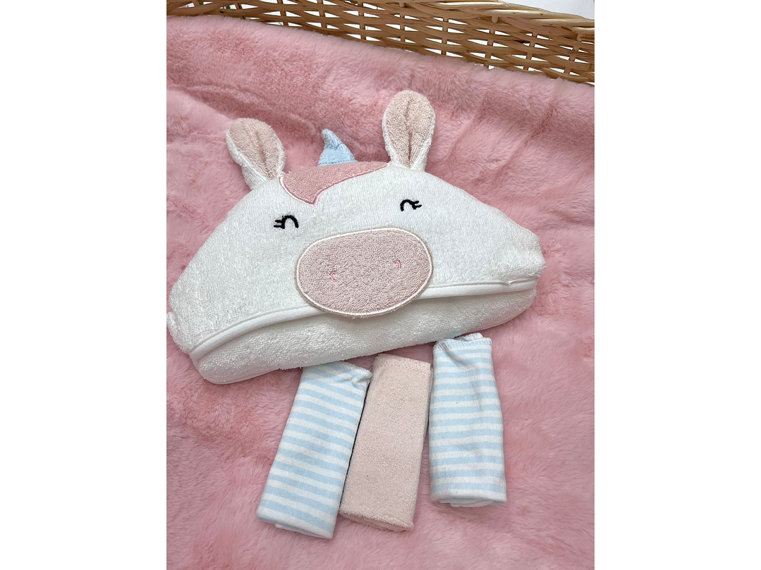 Toalla Unicornio + Babitas Little Me  2