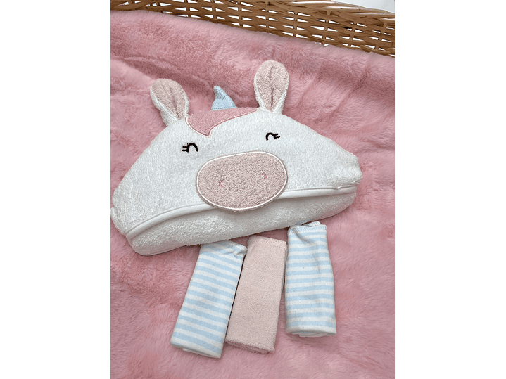 Toalla Unicornio + Babitas Little Me  2