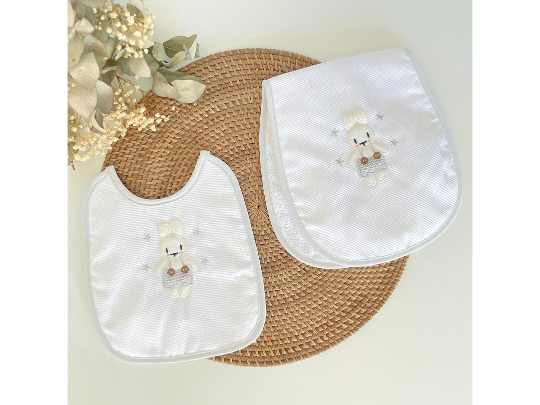 Babero + Sacagases 1