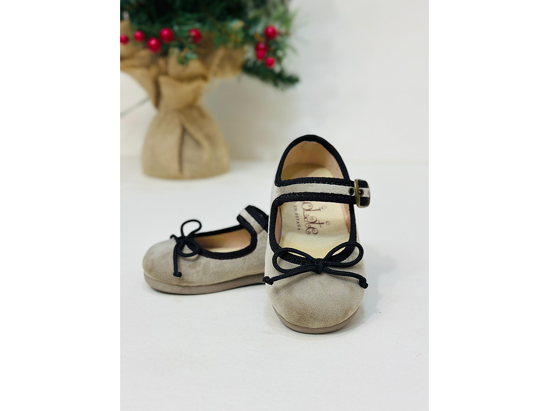 Calzado Tokolate  Beige Borde Negro 3