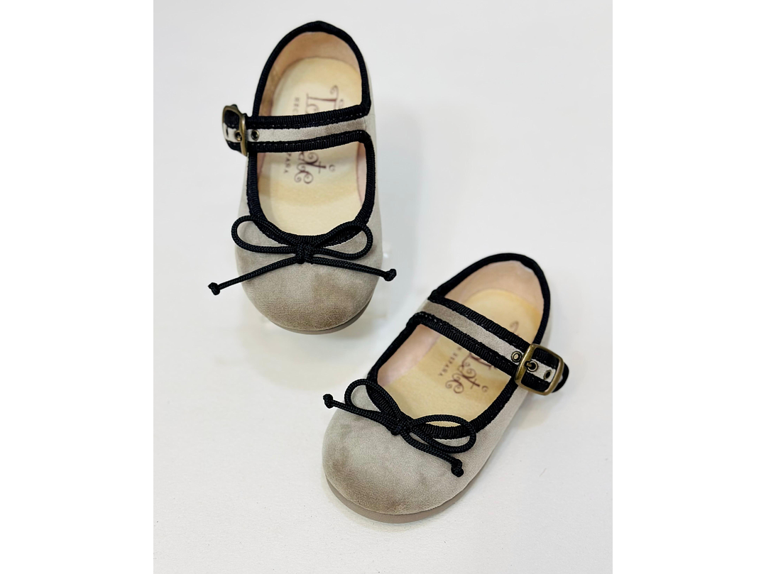 Calzado Tokolate  Beige Borde Negro 1