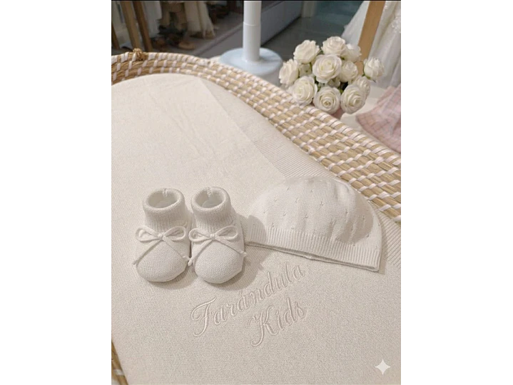 Set Botines +  Gorro 1