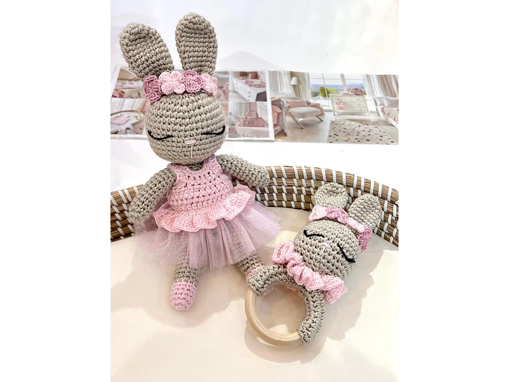 Set De Regalo Amagurrumi Coneja + Sonajero  1