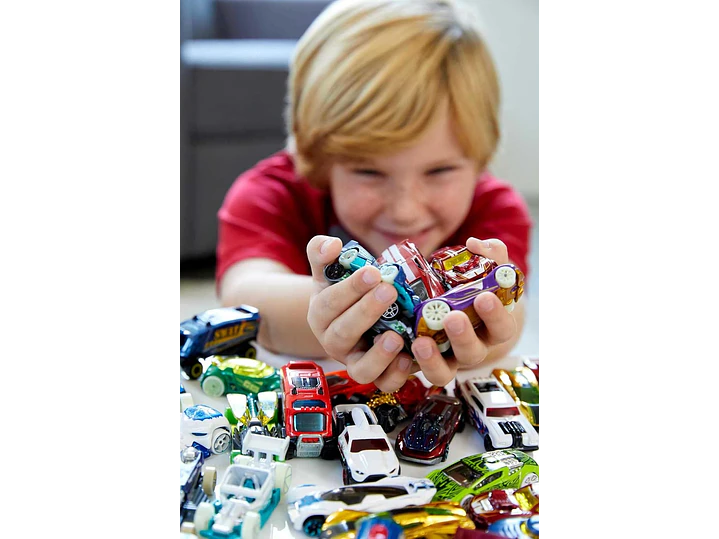  Hot Wheels Coches y Camiones de Juguete, paquete de 50 vehículos 6