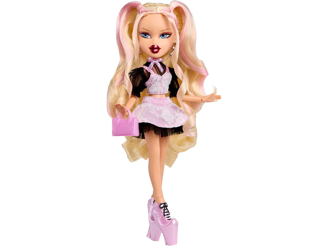 Bratz Stylin' Birthdayz Cloe Fashion Doll  3
