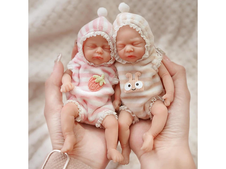 Mire & Mire Muñecas Reborn Bebé 15 cm Mini Gemelas de Silicona con Ropa y Accesorios de Alimentación 4