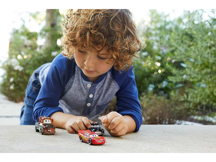 Mattel Disney y Pixar Cars Toys, Radiator Springs, paquete de 3 autos y camiones de juguete fundidos a presión con Lightning McQueen, Mater y Sheriff 2