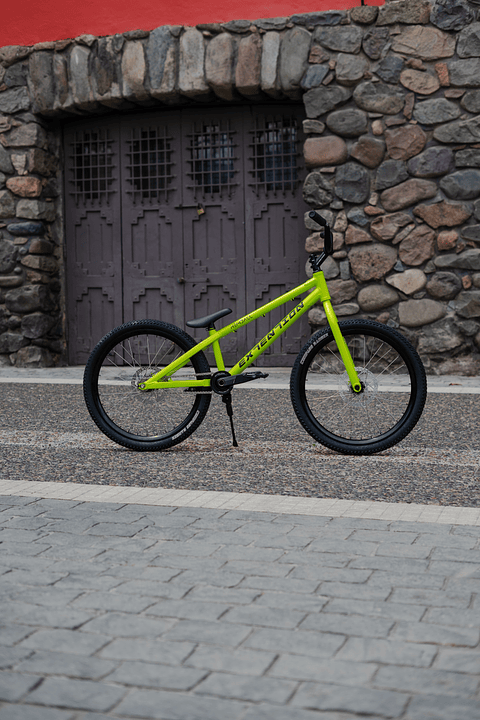 BICICLETA EXTENTION Street Trial 24" Verde lima