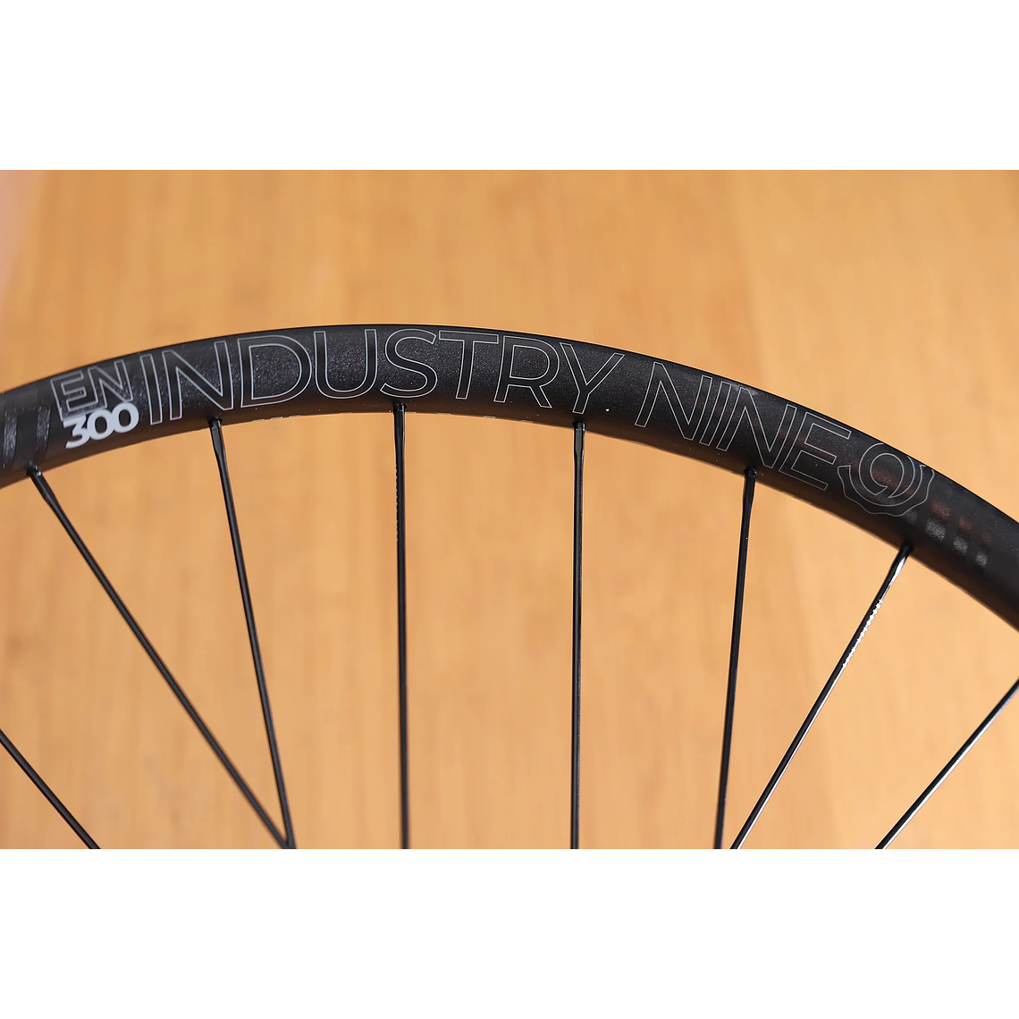 LLANTA ENDURO 300 29 32H INDUSTRY NINE 1