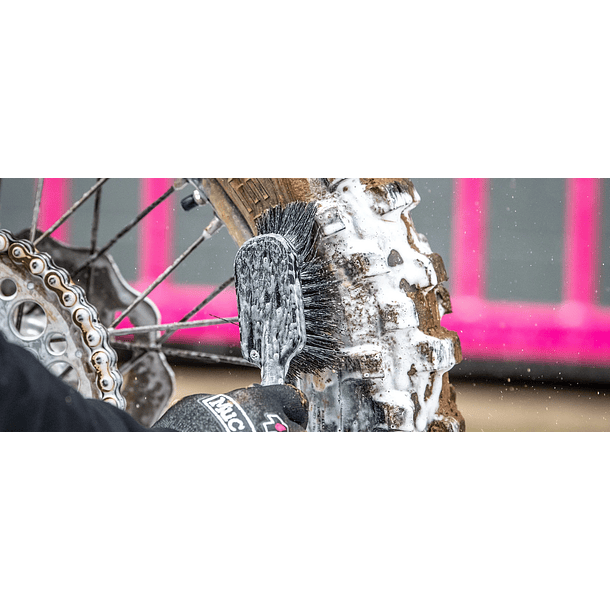 Cepillo para neumáticos y piñones Muc-Off 1