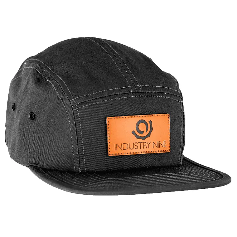 Gorro Industry Nine 5 Panel Black/Parche 1