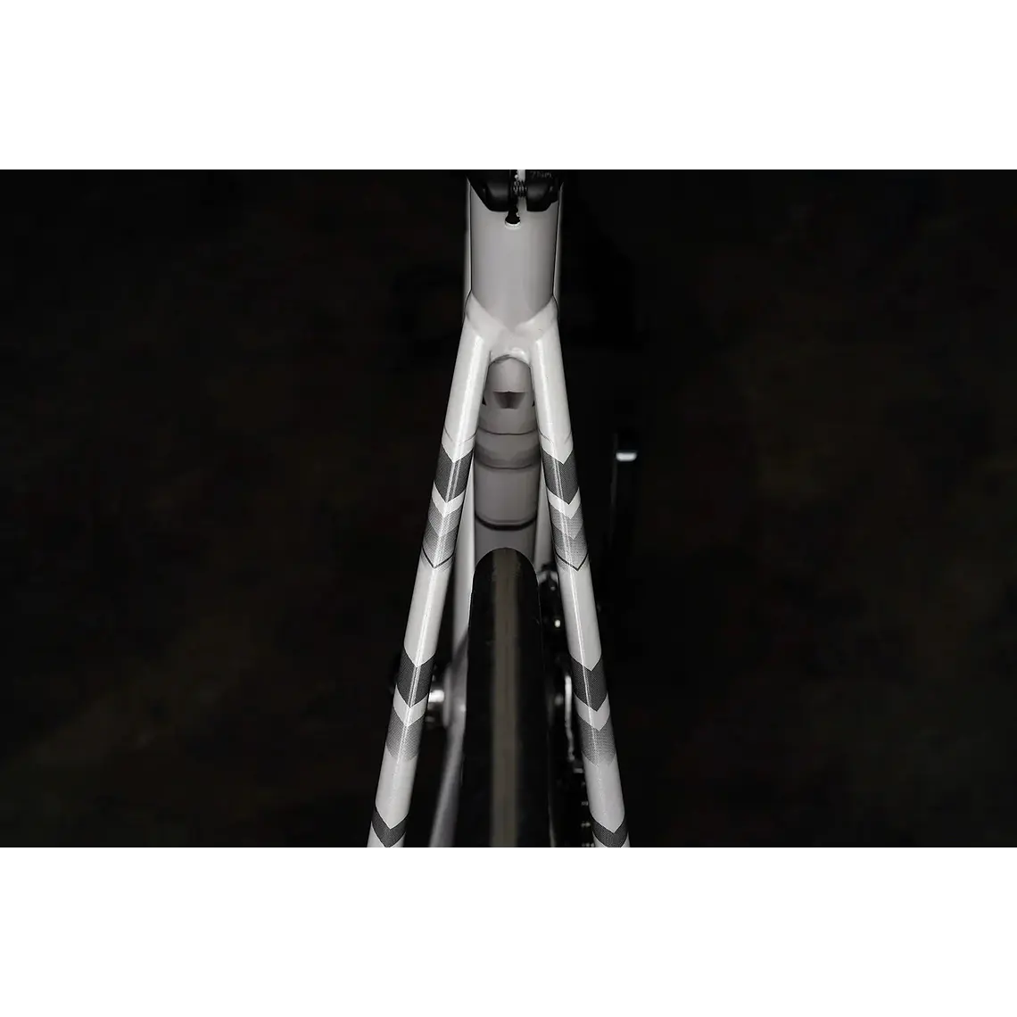 Bicicleta Ruta Polygon Strattos S4D White/Blk - Tiagra 10V 8